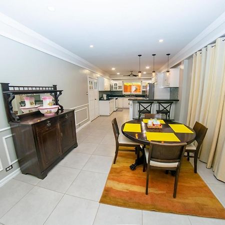 Jr Apartments Georgetown Bagian luar foto