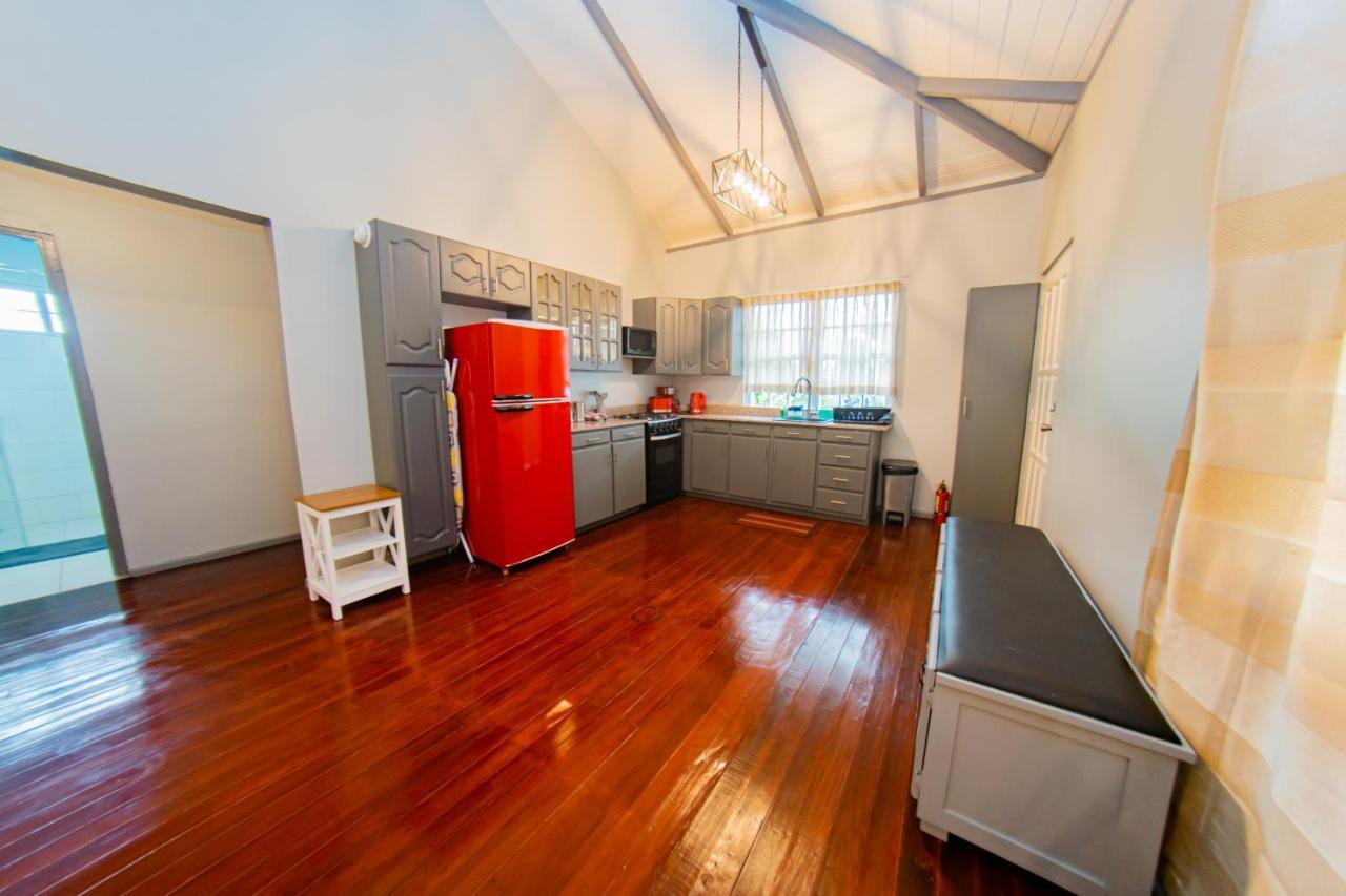Jr Apartments Georgetown Bagian luar foto